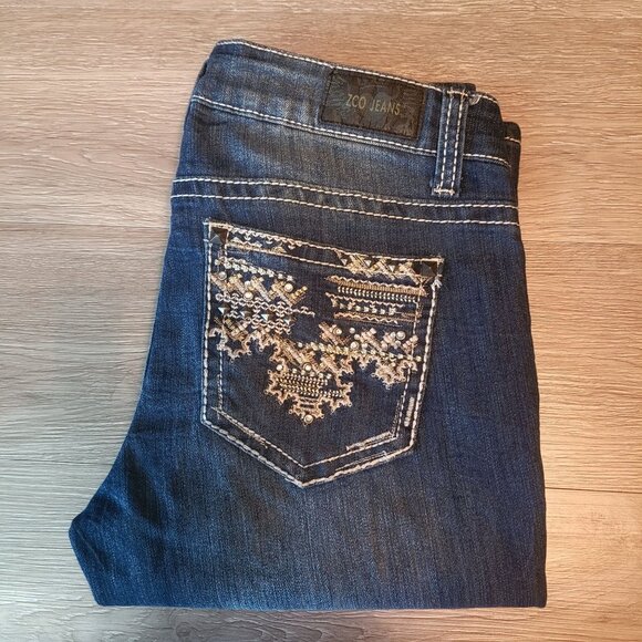 ZCO Jeans Size 7 Embellished Crop Capri Low Rise Medium Wash Denim - Picture 3 of 10